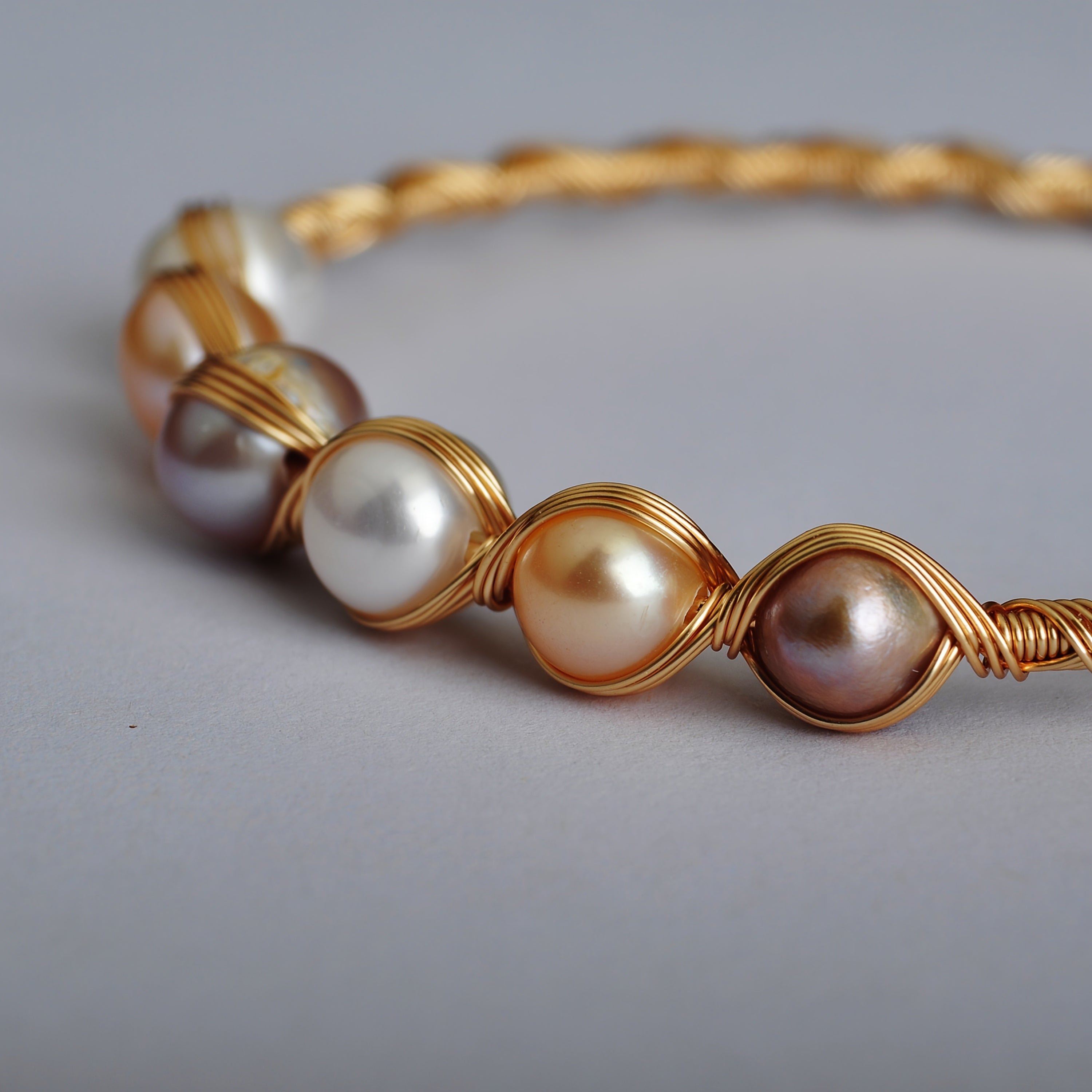 Trendbay Elegant Pearl-Inlaid Bracelet for Women – Classic Fashion Jewelry Gift