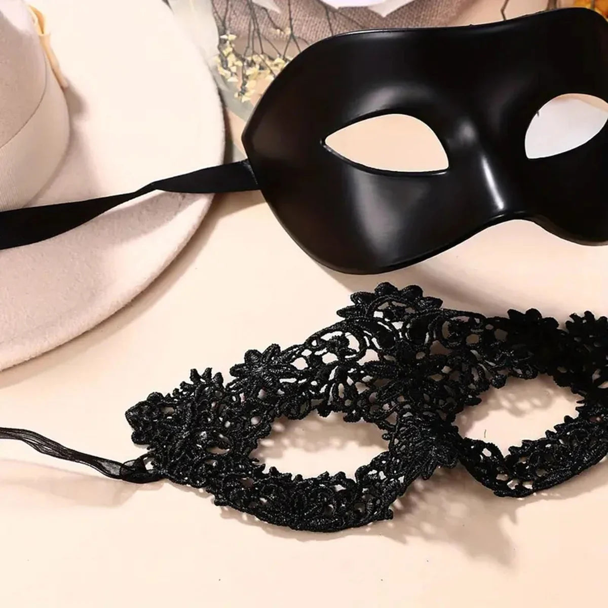 Trendbay 2-Piece Black Lace Masquerade Mask Set for Couples