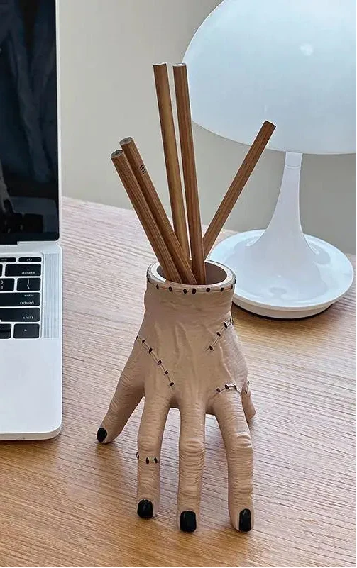Trendbay Horror Palm Hand Pen Holder – Resin Broken Hand