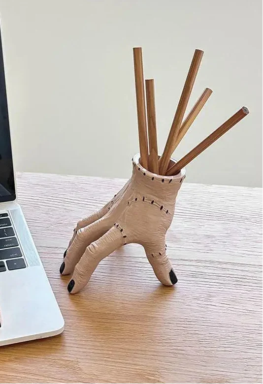 Trendbay Horror Palm Hand Pen Holder – Resin Broken Hand